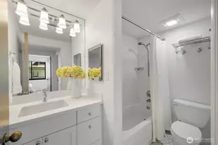 1120 Spring St, Seattle, WA 98104 - Photo 14