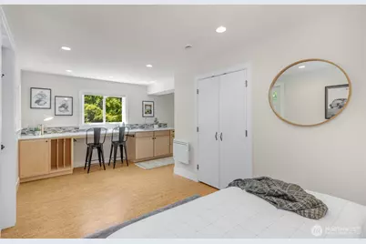 2501 Nob Hill Place N, Seattle, WA 98109 - Photo 32