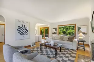 2501 Nob Hill Pl N, Seattle, WA 98109 - Photo 10