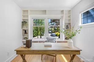 2501 Nob Hill Pl N, Seattle, WA 98109 - Photo 18