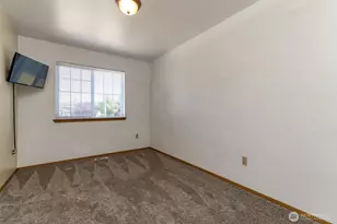 277 S Elsa St, Buckley, WA 98321 - Photo 14