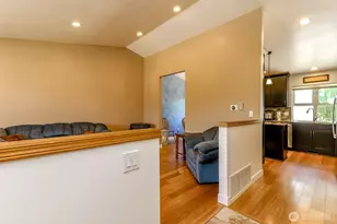 277 S Elsa St, Buckley, WA 98321 - Photo 4