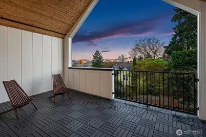 1806 E Mercer Street, Seattle, WA 98112 - Photo 1