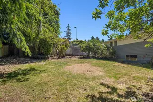 8725 Maple Ln, Edmonds, WA 98026 - Photo 26