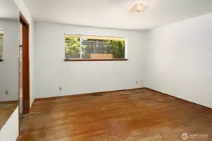 8725 Maple Ln, Edmonds, WA 98026 - Photo 16