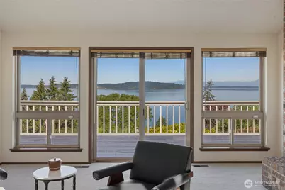 70 Hewitt Drive, Steilacoom, WA 98388 - Photo 8