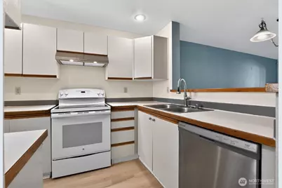 2100 S 336th Street #P5, Federal Way, WA 98003 - Photo 2