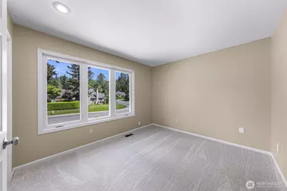 25827 NE 9th Street, Sammamish, WA 98074 - Photo 18