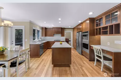 25827 NE 9th Street, Sammamish, WA 98074 - Photo 4
