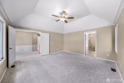 25827 NE 9th Street, Sammamish, WA 98074 - Photo 36