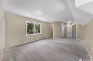 25827 NE 9th St, Sammamish, WA 98074 - Photo 32