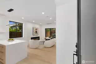 9026 Corliss Ave N, Seattle, WA 98103 - Photo 2