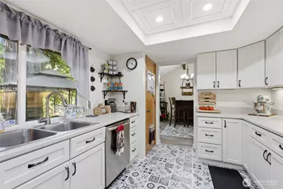 8210 University Point Circle NE, Bremerton, WA 98311 - Photo 14