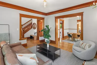 2002 1st Avenue N, Seattle, WA 98109 - Photo 8