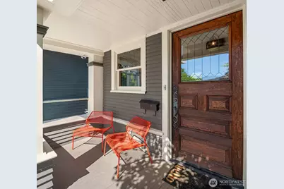 2002 1st Avenue N, Seattle, WA 98109 - Photo 4
