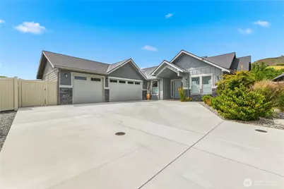 966 Bentley Lane, Wenatchee, WA 98801 - Photo 2