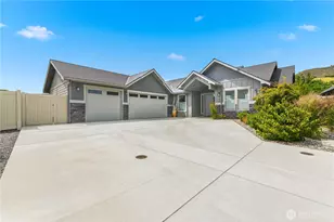 966 Bentley Ln, Wenatchee, WA 98801 - Photo 2