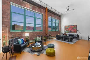 66 Bell St, Seattle, WA 98121 - Photo 2