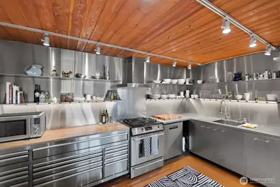 66 Bell Street #303, Seattle, WA 98121 - Photo 14