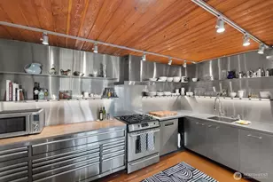 66 Bell St, Seattle, WA 98121 - Photo 14