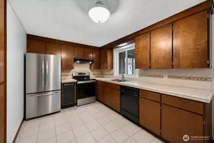 925 139th St E, Tacoma, WA 98445 - Photo 4