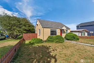 1039 W 6th St, Port Angeles, WA 98363 - Photo 4