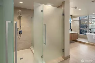 583 Battery St, Seattle, WA 98121 - Photo 24