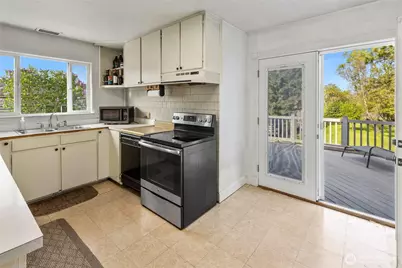 9334 E B Street, Tacoma, WA 98445 - Photo 8
