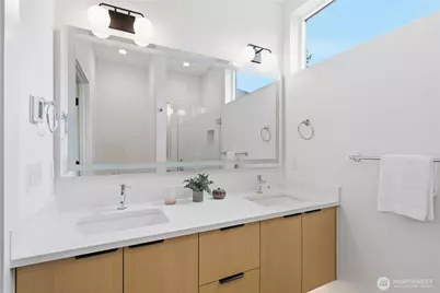 6219 9th Avenue NE, Seattle, WA 98115 - Photo 4