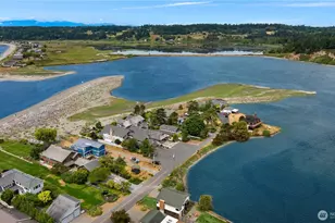 2403 Sunlight Beach Rd, Clinton, WA 98236 - Photo 10