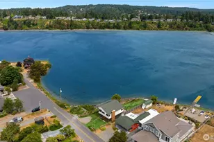 2403 Sunlight Beach Rd, Clinton, WA 98236 - Photo 8
