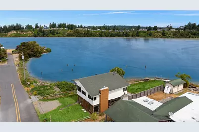 2403 Sunlight Beach Road, Clinton, WA 98236 - Photo 18