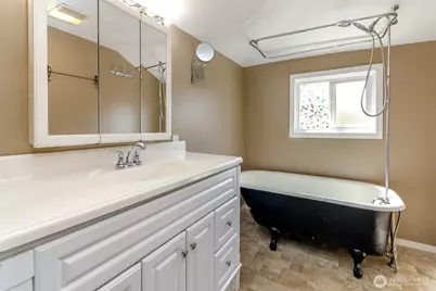 611 N Junett Street N, Tacoma, WA 98406 - Photo 38