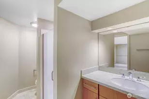 10012 NE 22nd St, Bellevue, WA 98004 - Photo 18