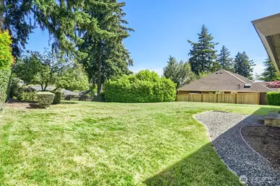10012 NE 22nd Street, Bellevue, WA 98004 - Photo 22