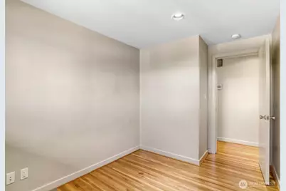 10012 NE 22nd Street, Bellevue, WA 98004 - Photo 10