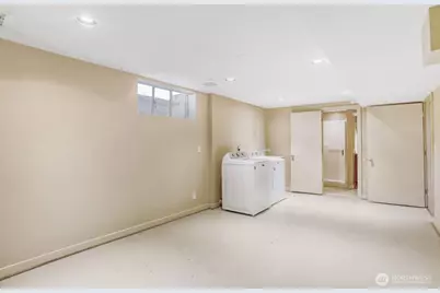 10012 NE 22nd Street, Bellevue, WA 98004 - Photo 20