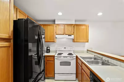 22810 30th Avenue S #B302, Des Moines, WA 98198 - Photo 8