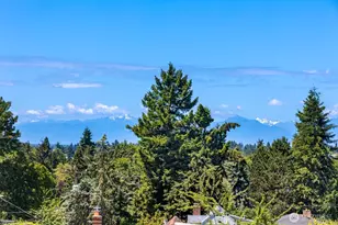 332 NE 90th St, Seattle, WA 98115 - Photo 22
