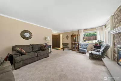 4201 7th Street SW, Puyallup, WA 98373 - Photo 6