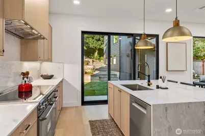 3832 32nd Avenue W, Seattle, WA 98199 - Photo 12