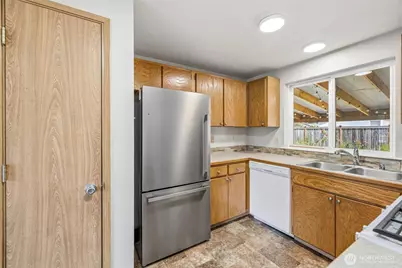 1215 E Gilkey Road, Burlington, WA 98233 - Photo 12