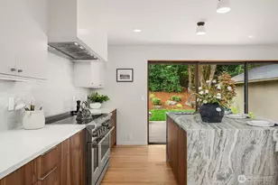 6750 W Mercer Way, Mercer Island, WA 98040 - Photo 16