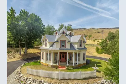 600 12th Street, Bridgeport, WA 98813 - Photo 1