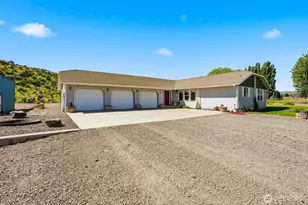 15180 Cottonwood Canyon Rd, Yakima, WA 98908 - Photo 2