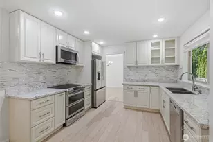12708 NE 101st Pl, Kirkland, WA 98033 - Photo 14