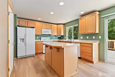 8412 205th Street Ct E, Spanaway, WA 98387 - Photo 4