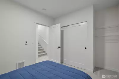 5244 Brooklyn Avenue NE #A, Seattle, WA 98105 - Photo 12
