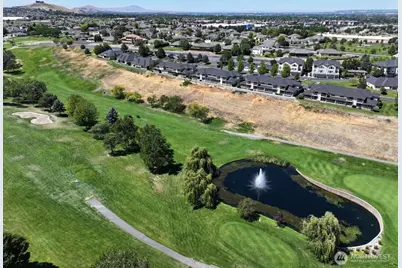 3710 W Canyon Lakes Drive #D102, Kennewick, WA 99337 - Photo 2