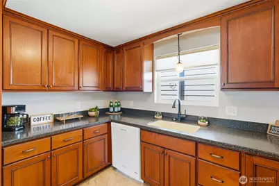 1931 Hoyt Avenue, Everett, WA 98201 - Photo 16